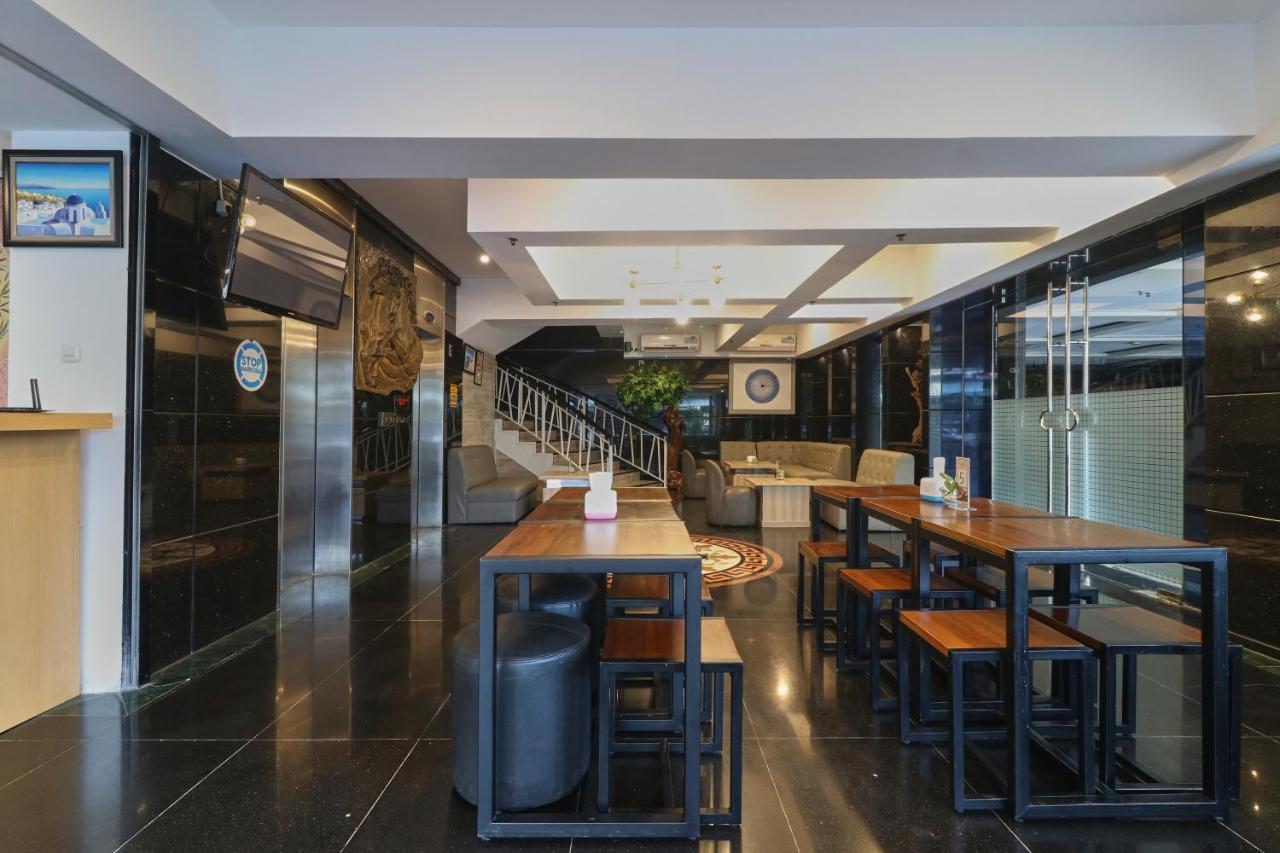 Coins Hotel Jacarta Exterior foto